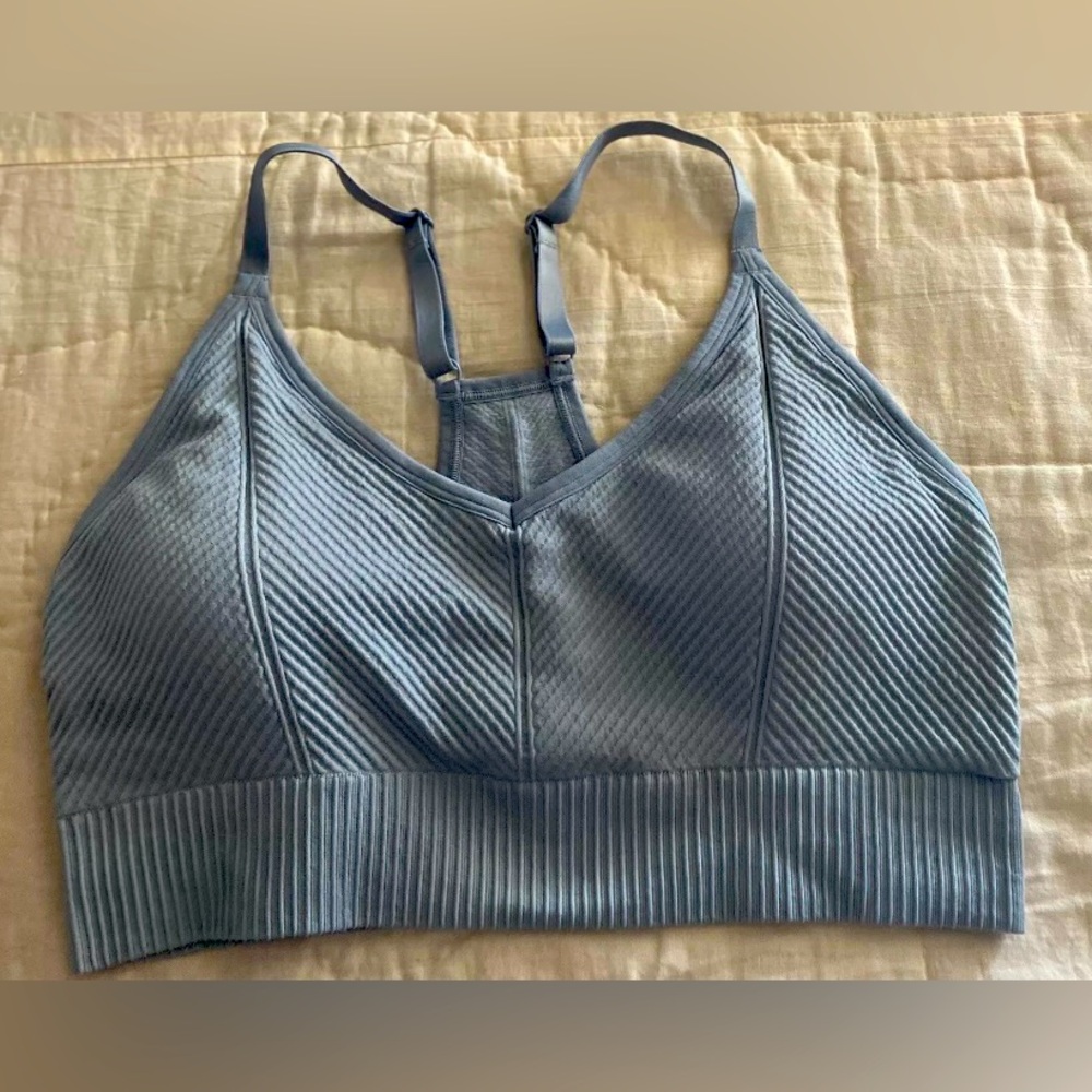Victoria’s Secret Pink Active Seamless Sports Bra Baby Blue Size Large NWT